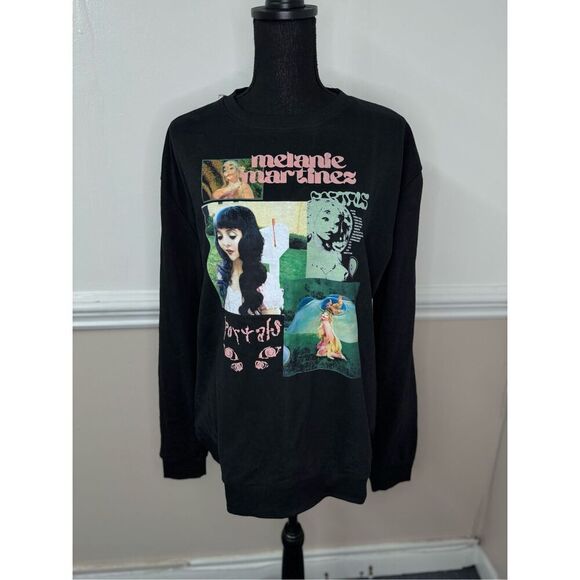 Melanie Martinez Graphic Crewneck Sweatshirt Size Large - Picture 1 of 6